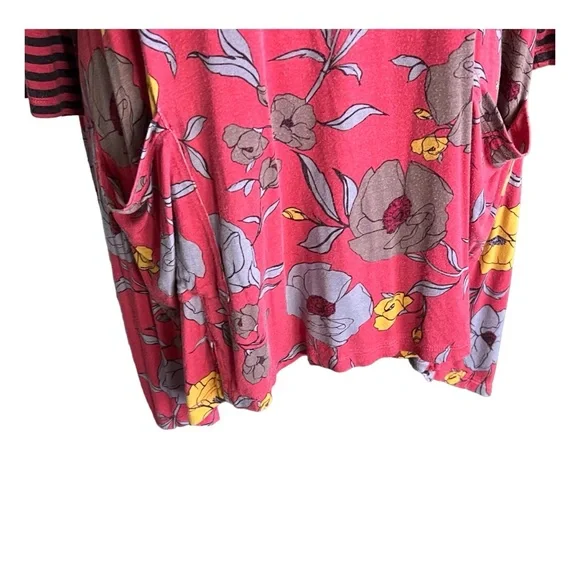 logo Lori Goldstein Floral Shark Bite Pocket tunic. SZ.XL - Picture 6 of 8